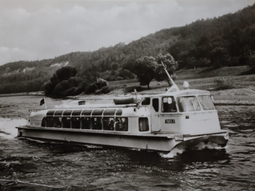 Ein Turbinenschiff aus der Sowjetunion mit dem Namen 