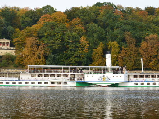 PD Leipzig im Herbst Der Dampfer