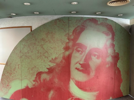 WhatsApp Image 2025-01-06 at 13.49.56 (7) Das Porträt von August dem Staren muss weichen. Es wurde bereits auf dem gleichnamigen Salonschiff demontiert und steht zur Abholung bereit.