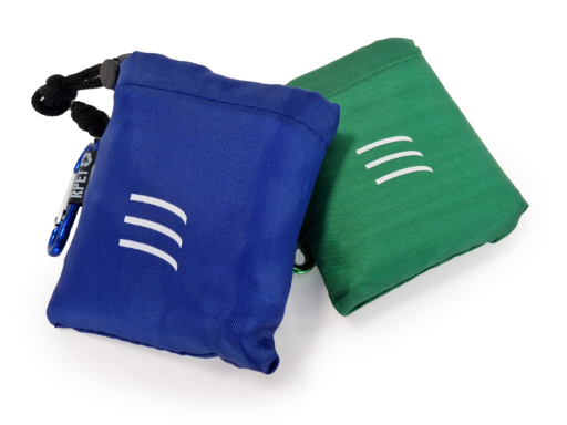 Zwei Regenjacken mit dem Logo der WEIßE FLOTTE SACHSEN GmbH.